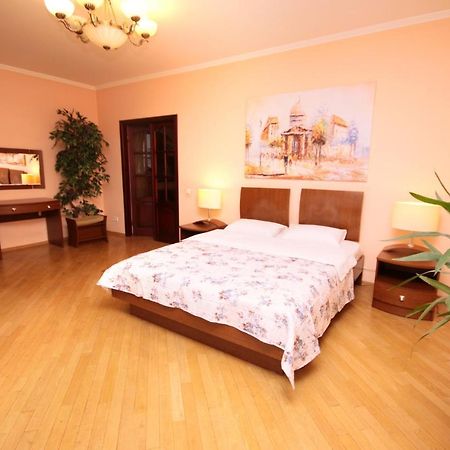 Inn Home Apartments - Livoberezhna Киев Экстерьер фото